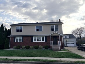 Building Photo - 124 S 15th Ave