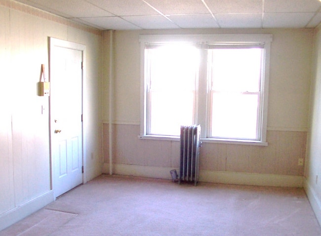 Building Photo - 69 W Main St