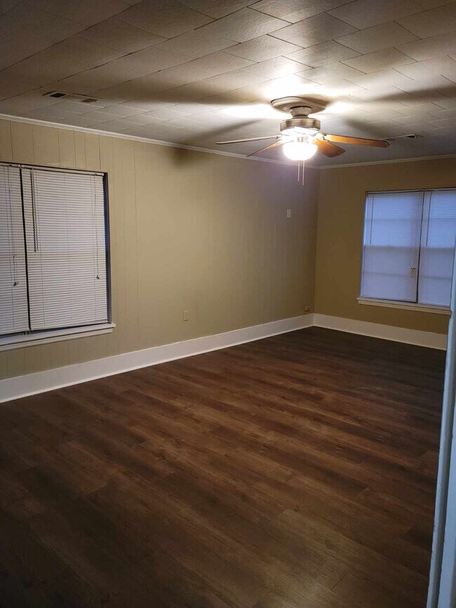 403 E Sevier St, Benton, AR 72015 House Rental in Benton, AR