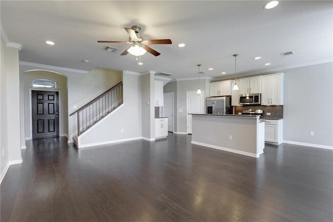 Building Photo - 13400 Briarwick Dr