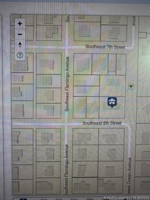 Foto del edificio - 1651 E 8th St
