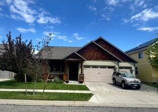 Building Photo - 4791 Triumph St