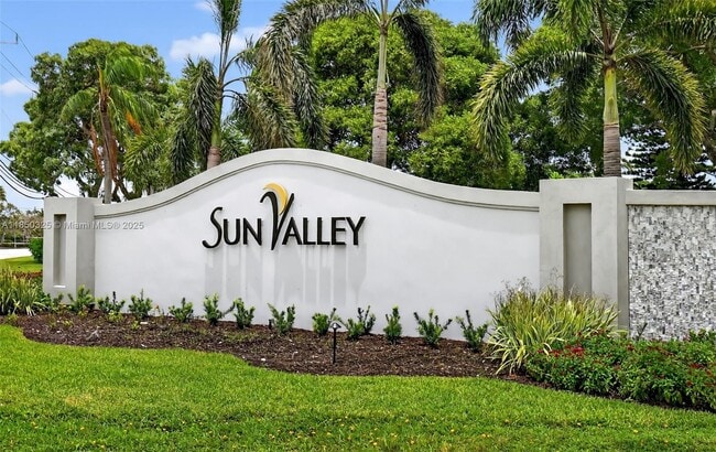 Foto del edificio - 5780 Sun Pointe Cir