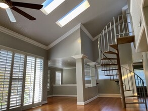 Building Photo - 2247 Martinique Ln