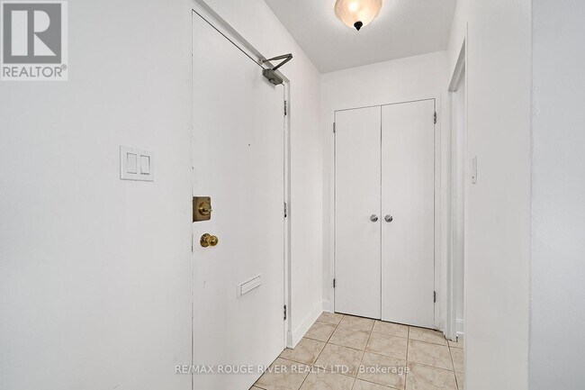 Photo du bâtiment - 3311-3311 Kingston Rd