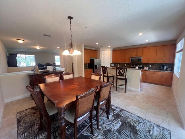 Building Photo - 3014 Waterside Cir