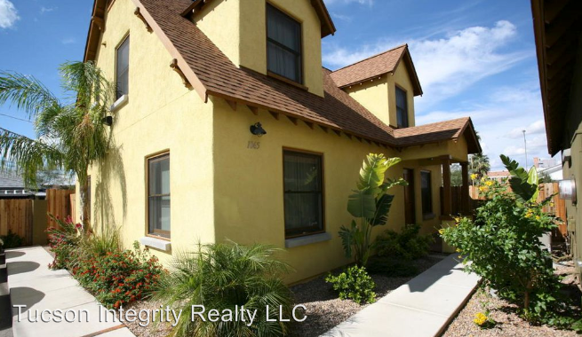 Foto principal - 5 br, 2 bath Room For Rent - 1065 N. 3rd Ave