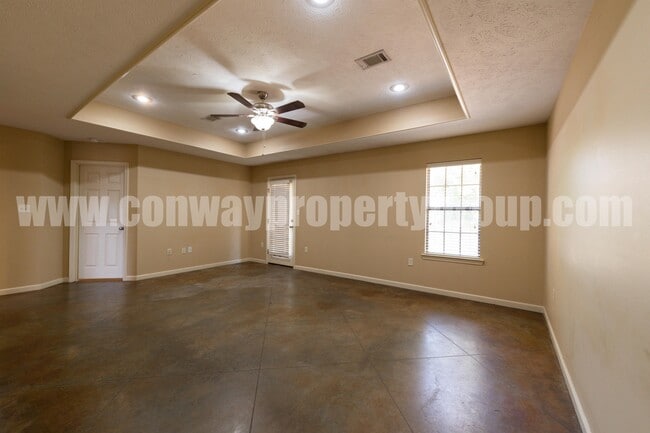Building Photo - 2820 Longbow Ln