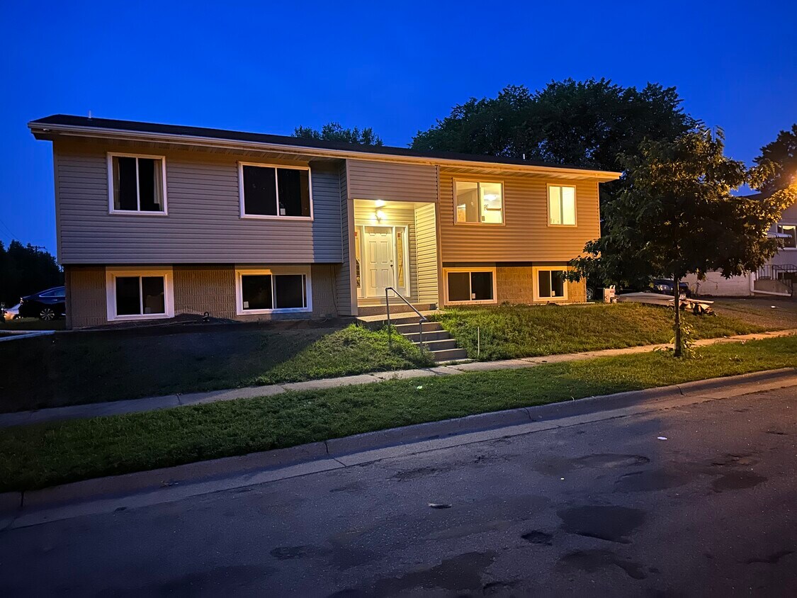 Foto principal - 870 Albert St N