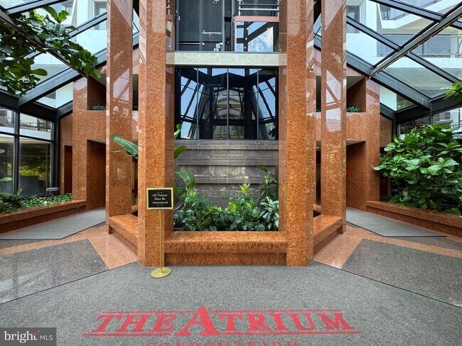 Foto del edificio - 1530 Key Blvd