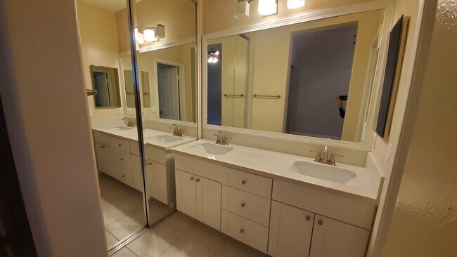 Building Photo - 802 Marinella Aisle