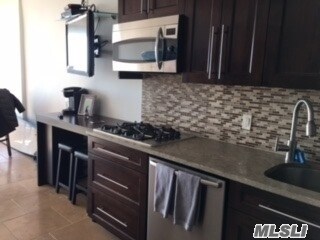 Foto del edificio - 830 Shore Rd