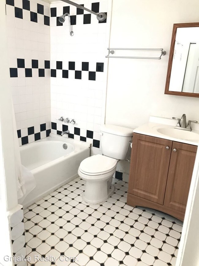 Foto del edificio - 2 br, 1 bath House - 335 E. Fontana Pl.