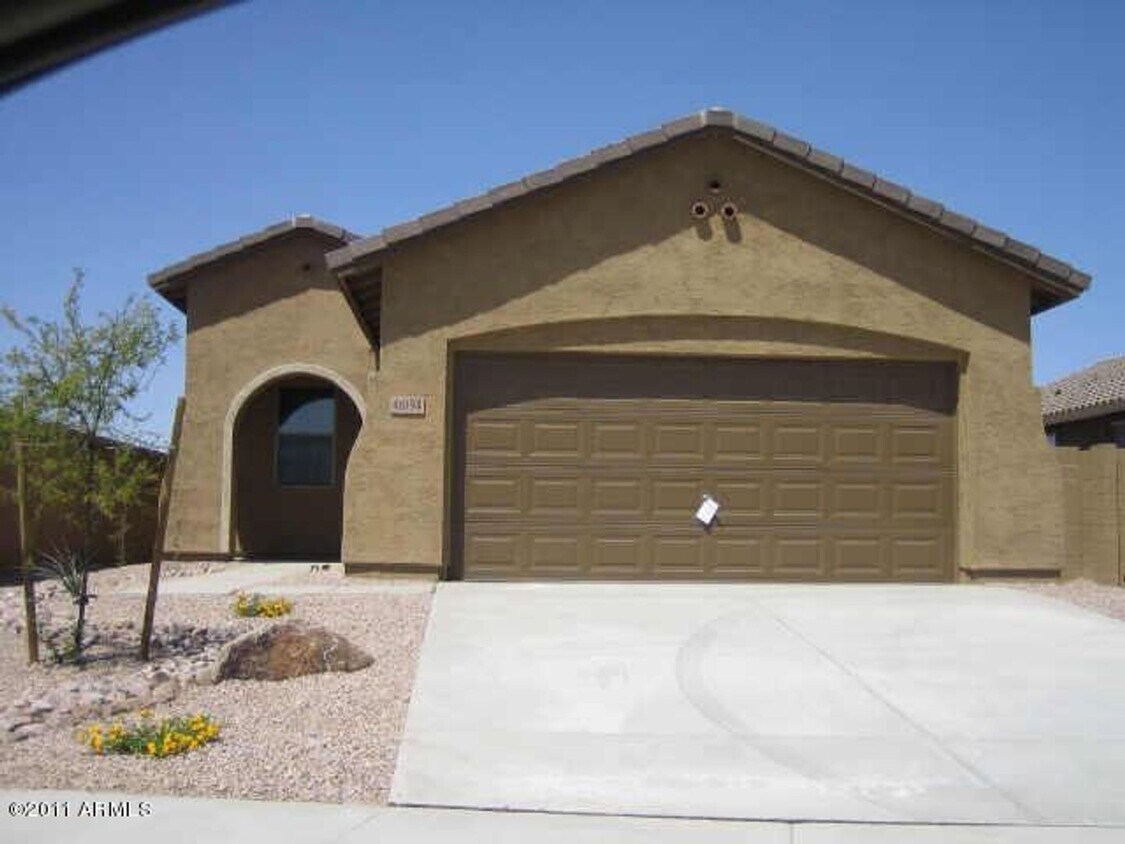 Foto principal - SINGLE FAMILY 4 BEDROOM 2 BATH SINGLE LEVE...