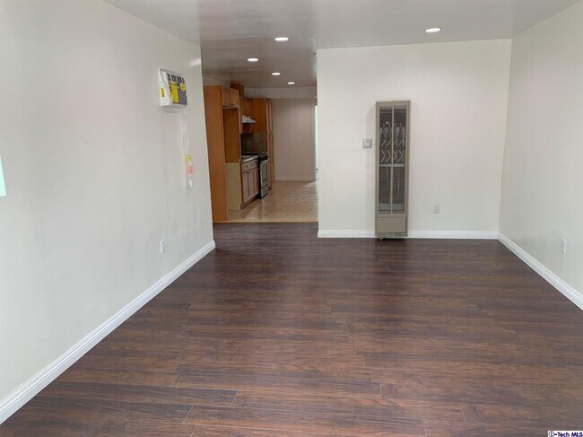 Building Photo - 412 N Glenwood Pl