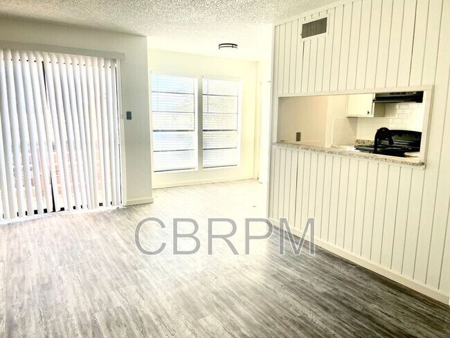 Building Photo - 604 NW 15th St