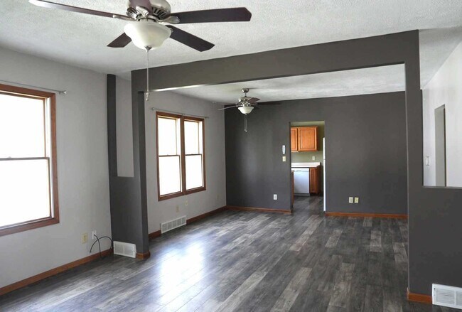 Building Photo - 812 Clay St