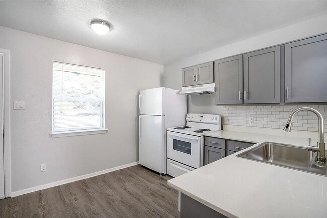 Building Photo - Rose Street Apartments