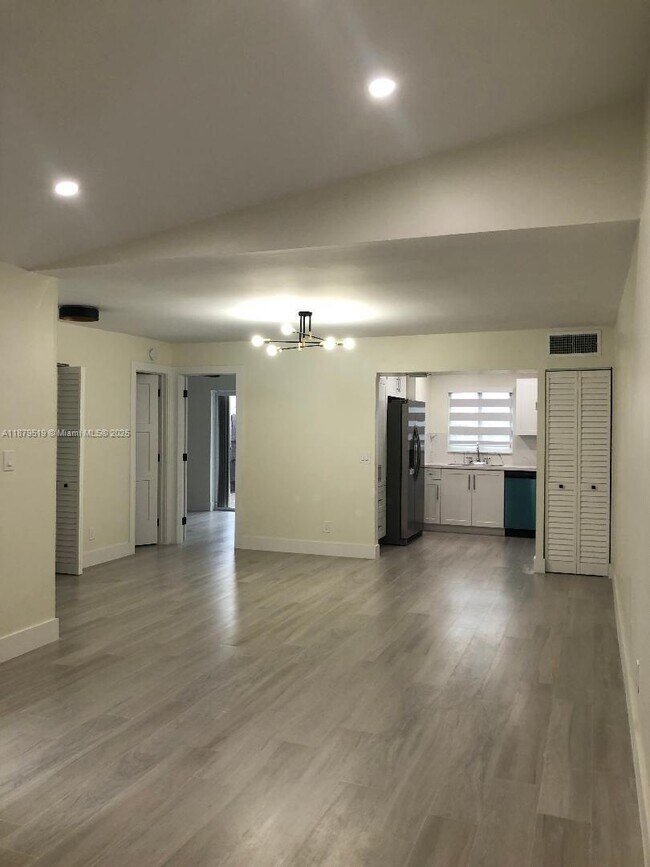 Foto del edificio - 7124 SW 110th Ave