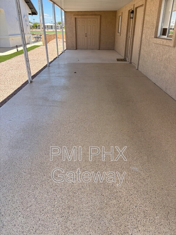 Building Photo - 2129 N Rosburg Dr