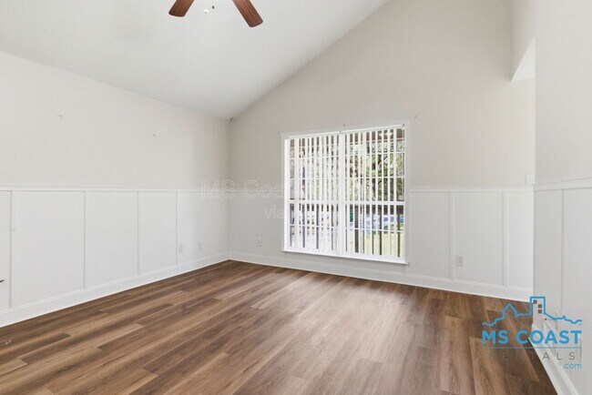 Foto del edificio - 16035 Tower Bridge Ave