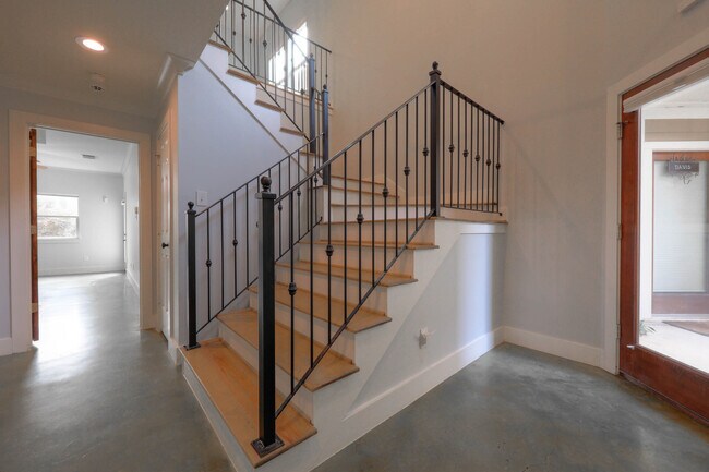 Open entryway and staircase to the 2nd floor - 710 E 20th St