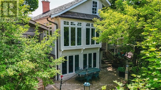 Building Photo - 213 Randall St