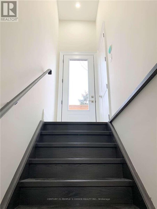 Photo du bâtiment - 168 Fairview Rd W