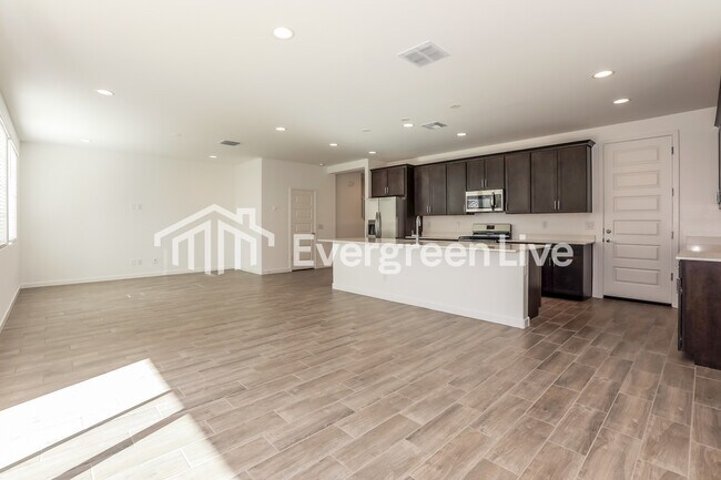 Foto del edificio - 10131 E Ulysses Ave