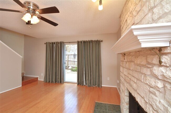 Foto del edificio - 6909 Old Quarry Ln
