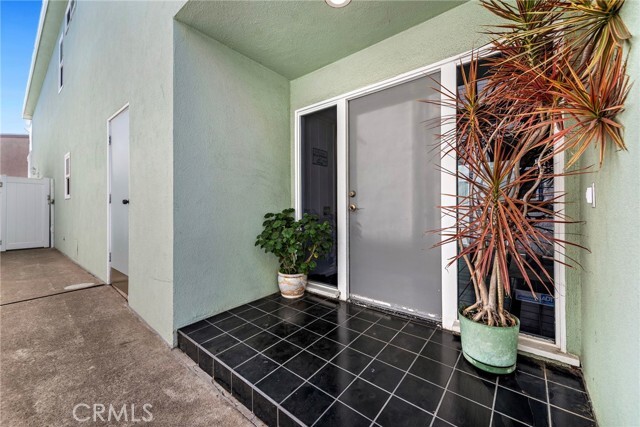 Building Photo - 1707 W Balboa Blvd