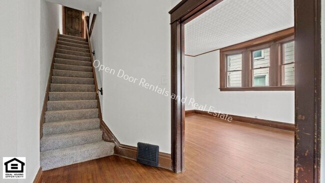 Building Photo - 1209 Rivermet Ave
