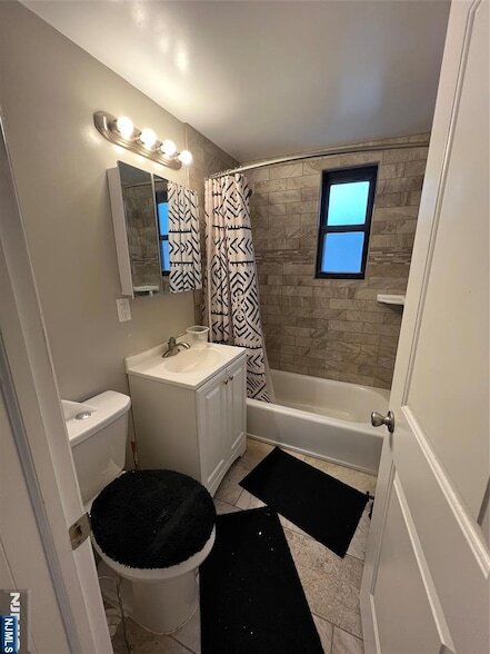 Building Photo - 65 Arcadia Rd