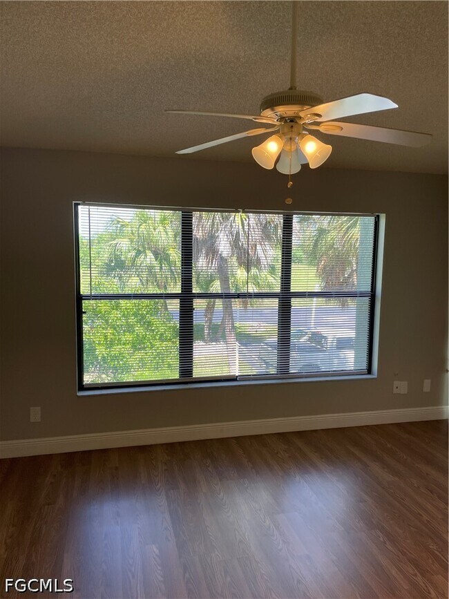 Foto del edificio - 13331 Greengate Blvd