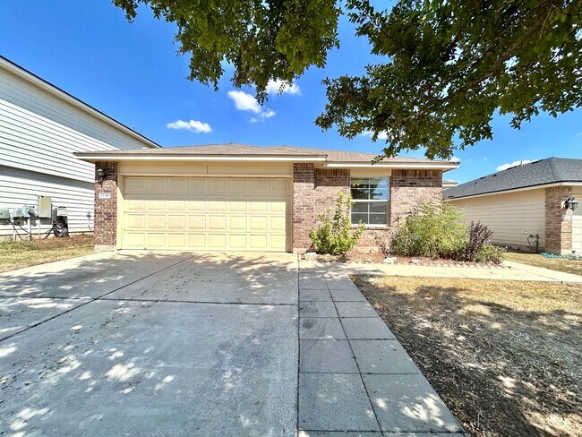 Foto del edificio - Inviting 4/BR 2/BA Home with Spacious Back...