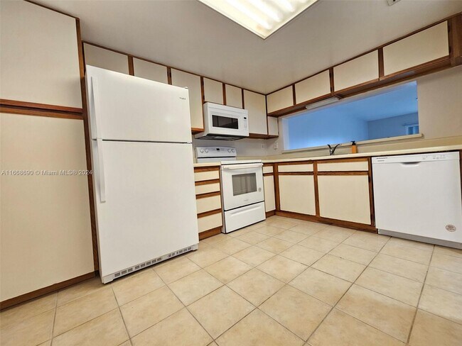 Building Photo - 361 SW 113th Way