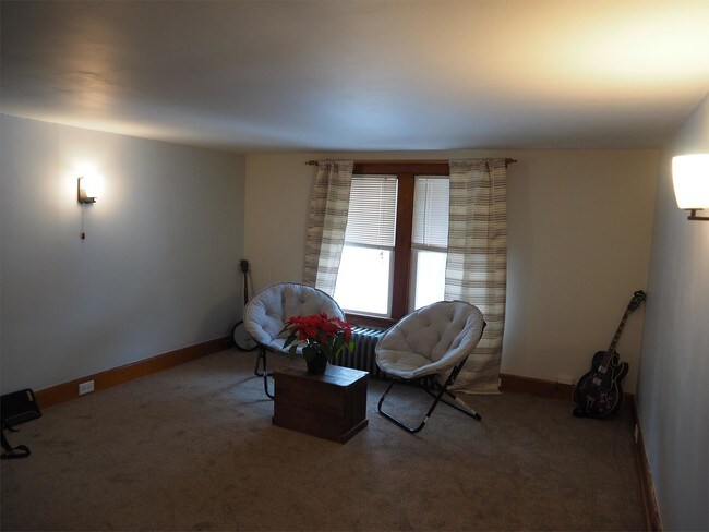 Building Photo - 55 Lyman Ave