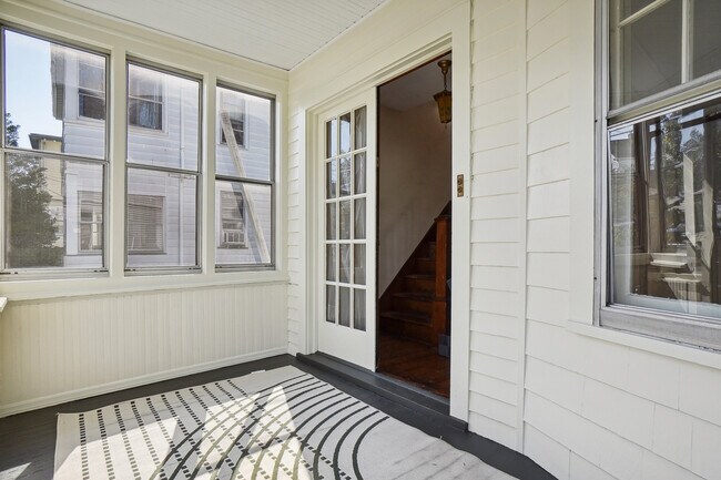 Building Photo - 17 Beekman St