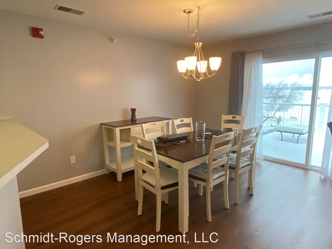 Building Photo - 3 br, 2 bath House - 660 S Lake Street #30