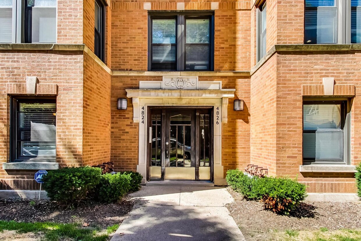 Primary Photo - 4824 N Hoyne Ave