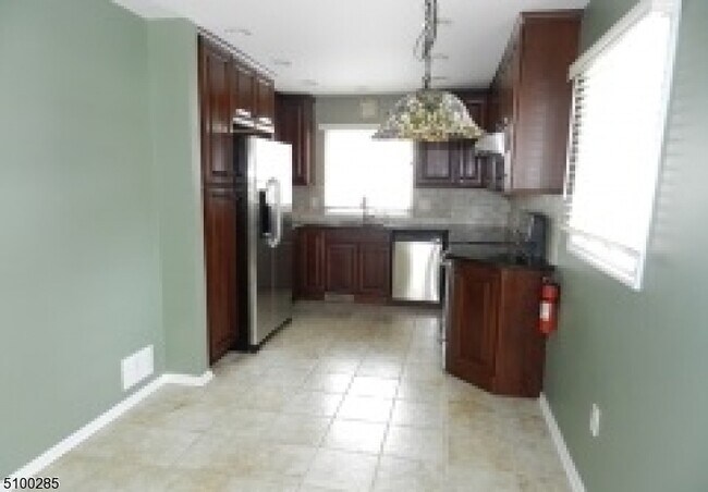 Foto del edificio - 7 Brookview Rd