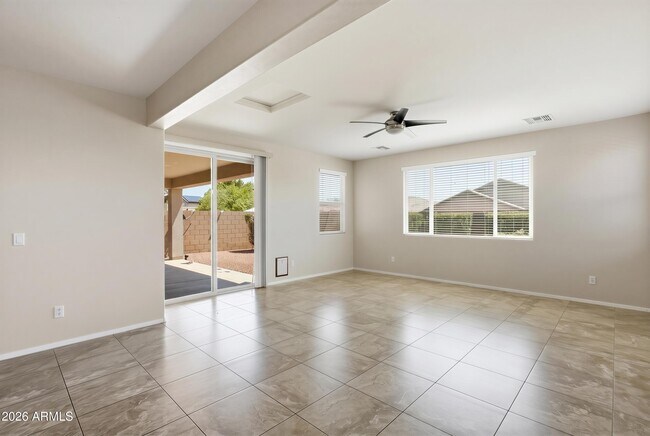 Foto del edificio - 18393 W Bridger St