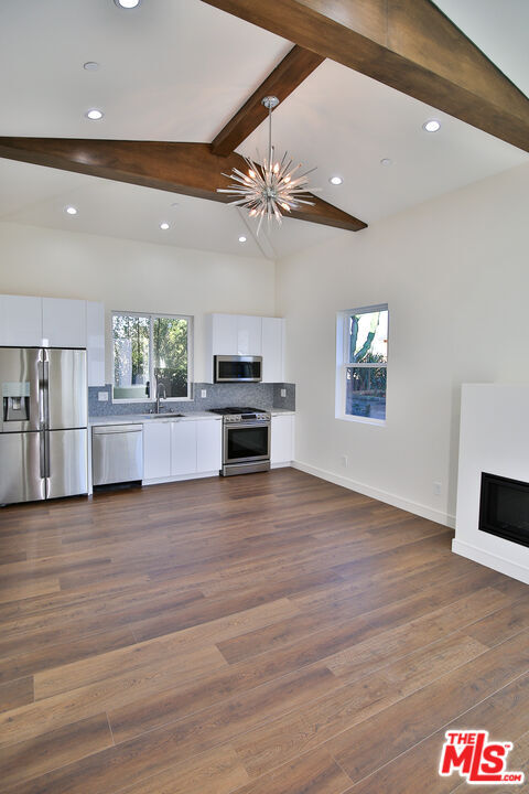 Foto del edificio - 8503 Belford Ave