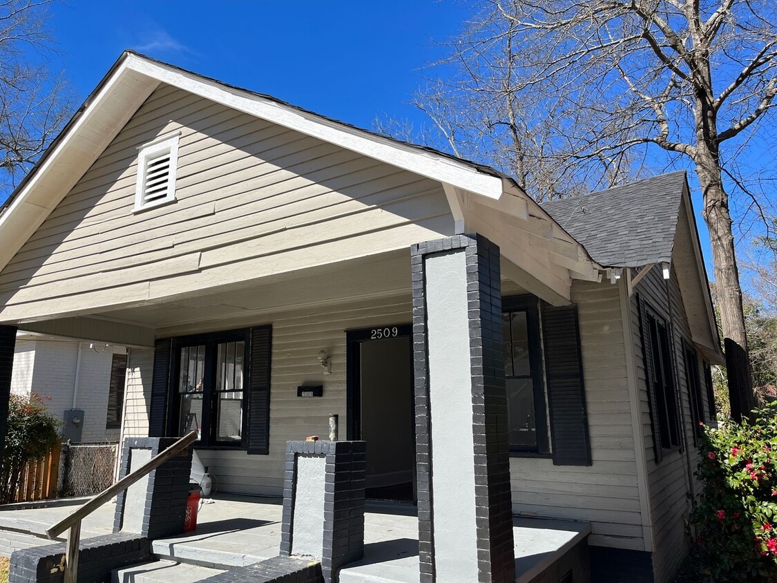 Primary Photo - **AVAILABLE NOW**Total Electric**4 Bedroom...