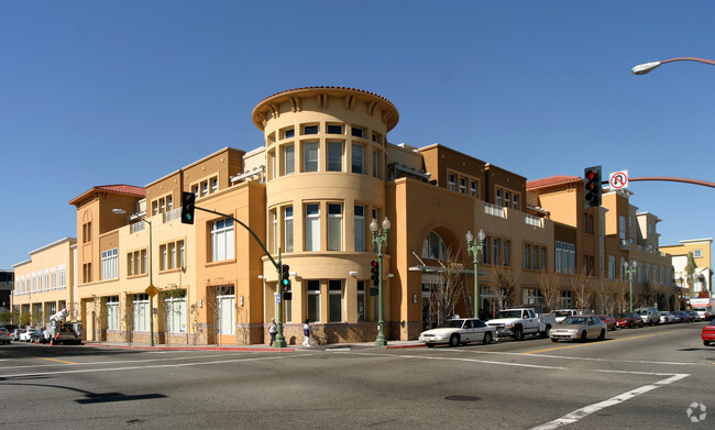 Foto del edificio - Fruitvale Transit Village