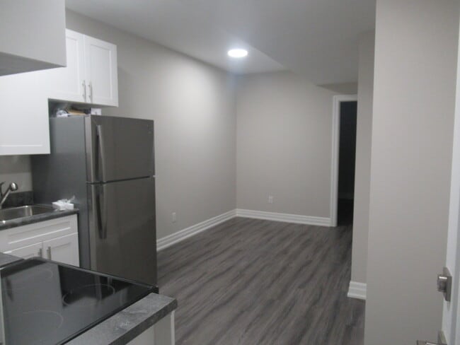 Building Photo - Beautiful Lower level apartment