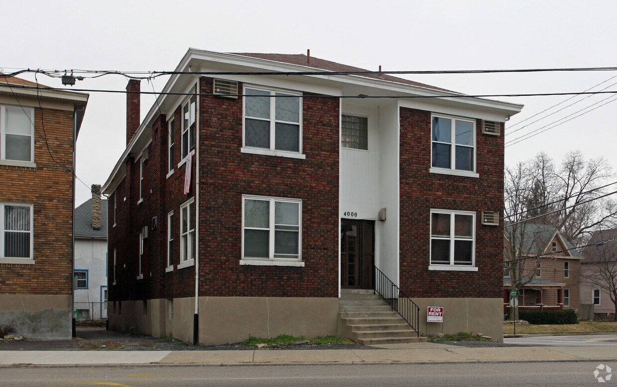 Primary Photo - 4000 Montgomery Rd