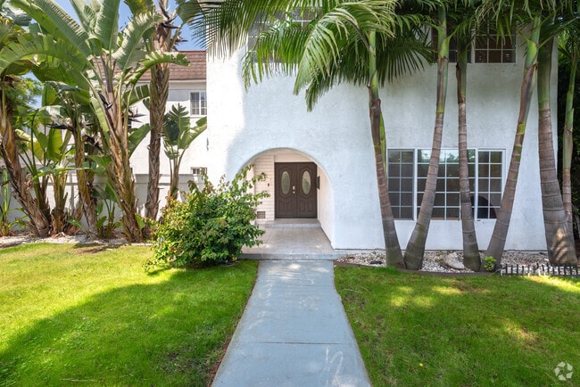 Building Photo - 3026 Inglewood Blvd