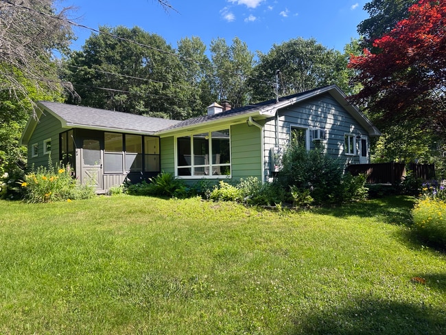 Building Photo - 157 Hallowell Rd