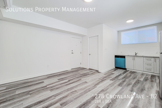 Photo du bâtiment - **Beautifully Updated 2 Bedroom Unit**